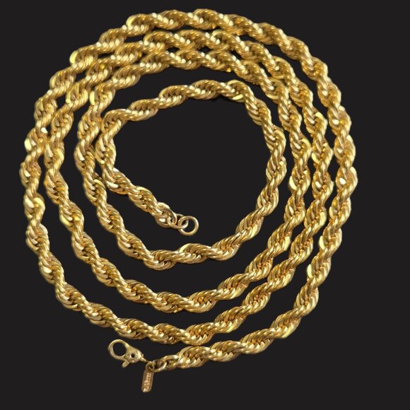 Vintage Monet Gold-Tone 30” Twisted Rope Chain Necklace Classic Timeless Signed - Picture 3 of 7